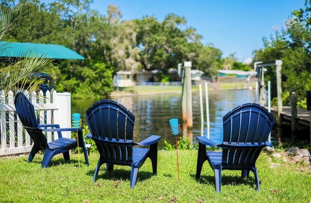 Cottage on the Canal
