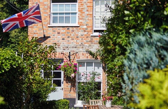 Cottage on The Croft - a Beautiful, Stylish & Cosy Cottage. Central Location
