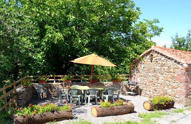 Cottage on the edge of the forest and near the gorges of the allier