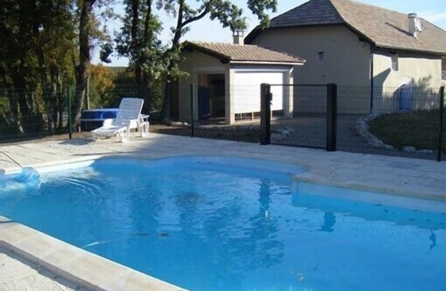 Cottage Quercy with pool, luxury, quiet and relaxing