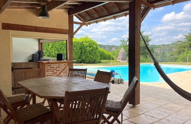 Cottage rental between Cahors and St Cirq Lapopie