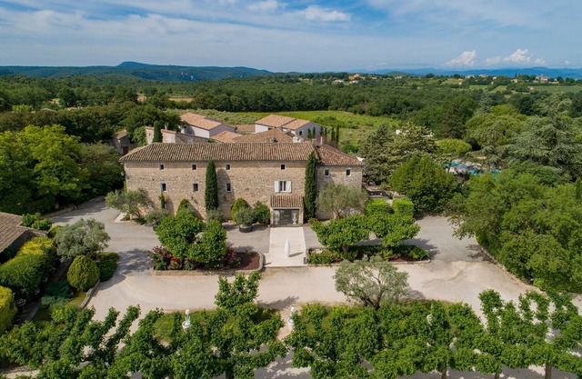 Cottage rental in Barjac, between Ardèche & Provence-Swimming pool in the heart of the vineyards
