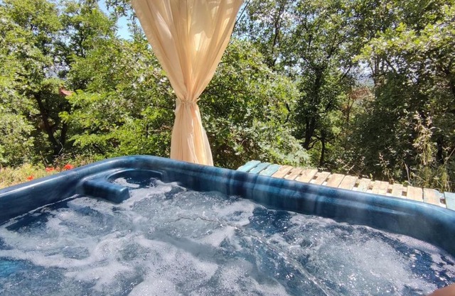 Cottage romantique, son jacuzzi privatif, piscine
