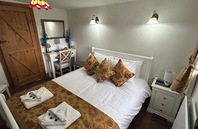 Cottage - Sleeps 6 - Pet friendly - Garden