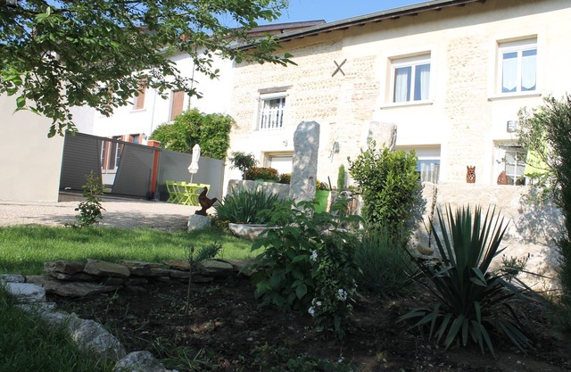 cottage three houses in the heart of the village of Druillat
