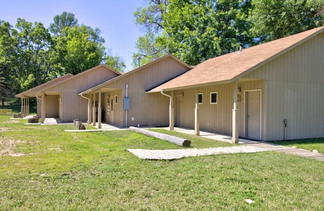 Cottage VI | Sunrise by the Lake, Campfire, Kayaking | Legacy Lakeside Resort