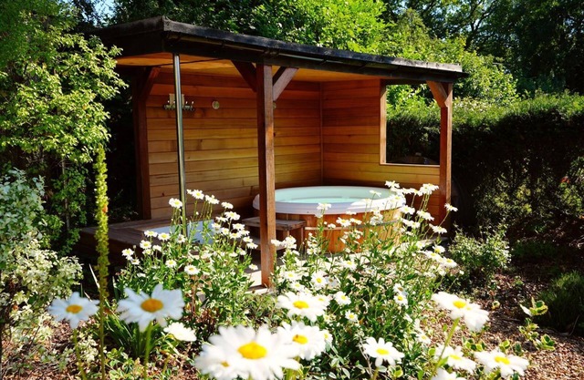 Cottage with Covered Hot Tub 38C sleeps 6 Godshill New Forest National Park