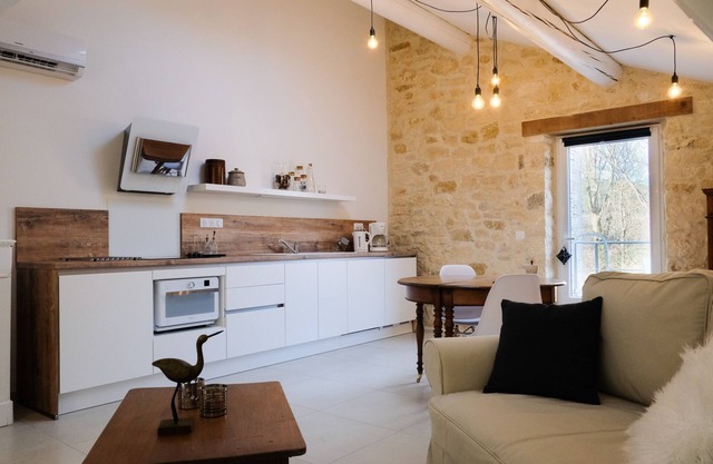 Cottage with pool for 2 to 3 people in the Gard between Uzès and Avignon
