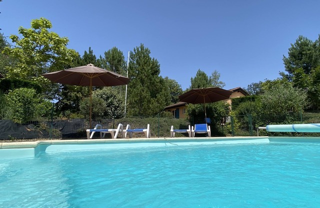 cottage with heated pool for 5 people, covered terrace, free wifi