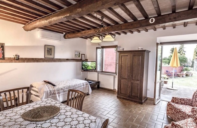 COUNTRYHOUSE FONTEMIGLIARI > LIVING - KITCHEN - BATHROOM - BEDROOM - 4 PERSONS -