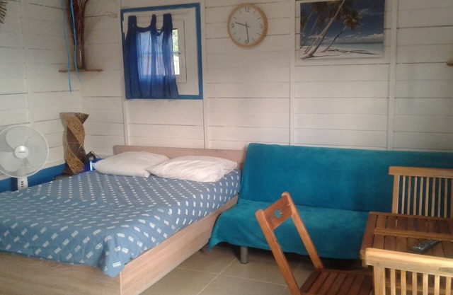 Country bungalow F1 furnished in Rivière salée