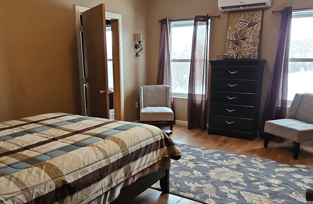 Country Charm in Sidney, Iowa. 56 acres of hiking and pet friendly.