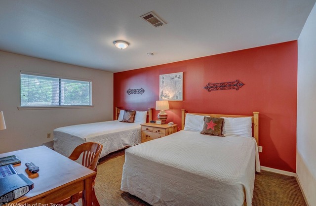 Country Club Access /with discount Golf when you stay.
