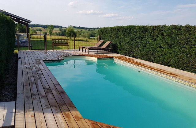 Country cottage with stunning views and private pool