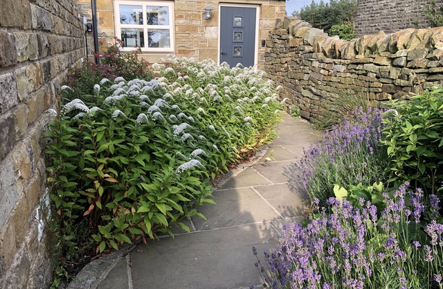 Country cottage close to both Holmfirth & Peak District with stunning views.