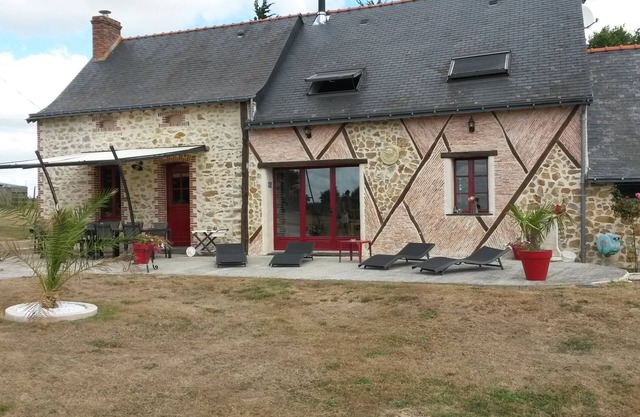 country cottage, sleeps 15