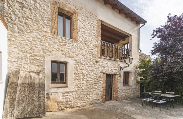 Country House 'El Pico' with Mountain View, Private Terrace and Wi-Fi