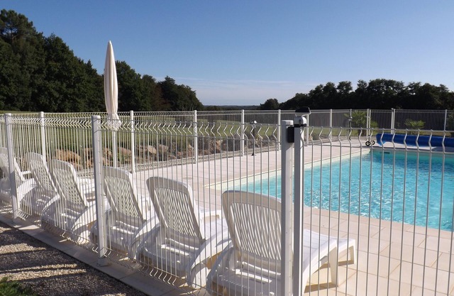 country holiday home - CAUSE DE CLERANSHouse with garden