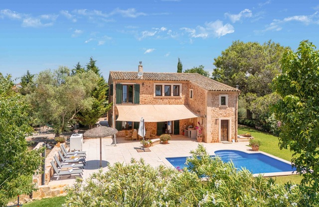 Country Home Finca Kiana with Pool, Garden & Wi-Fi