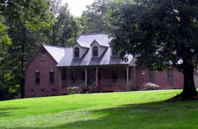 Country Home on 3 acres yet close to city life
