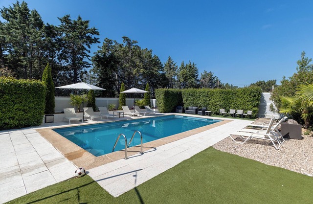 Country House 'Avalon 102' with Mountain View, Private Pool and Wi-Fi