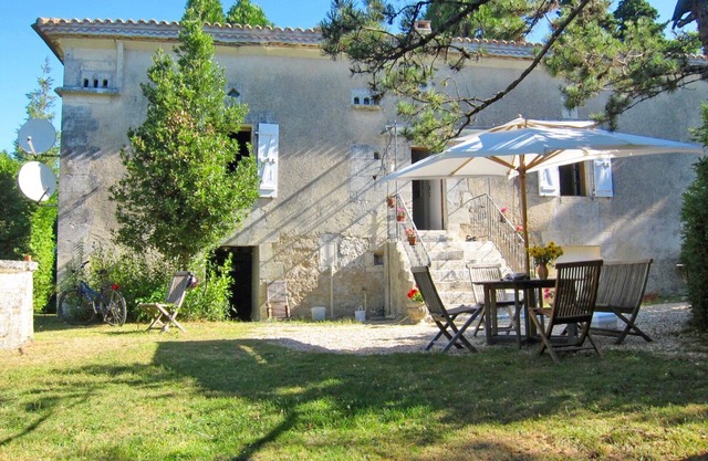 Country house 18th century, private saltwater pool, 7000 sqm garden, fiber o net
