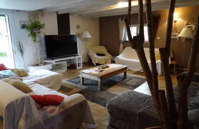country house (assured calm and tranquility)