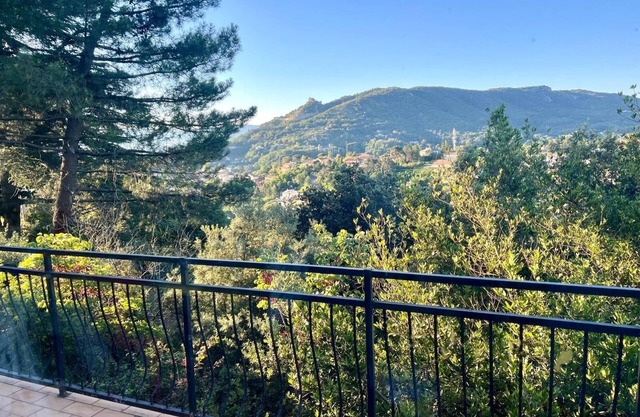 Country house, beautiful view, ideally located in Ardèche