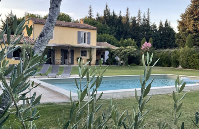 Country house between Alpilles and Luberon.