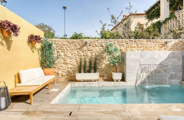 Country House 'Casa Amparo' with Mountain View, Private Pool and Wi-Fi