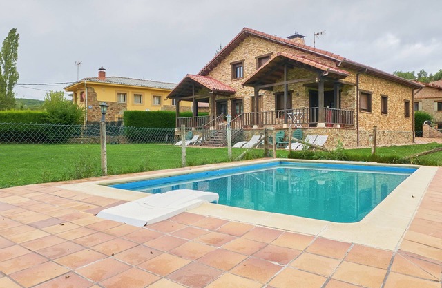 Country House 'Casa Lara Ii' with Mountain View, Shared Pool and Private Terrace
