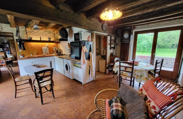 Country house close to the forest, peaceful, 6p