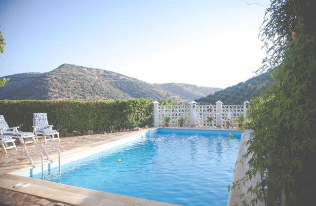 Country House Cortijo Colomo with Mountain View, Pool, Garden & Wi-Fi