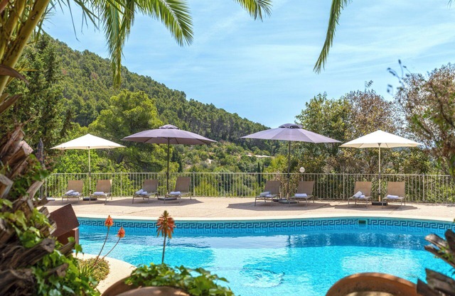 Country House 'Especial El Pino En Esporles' with Mountain View, Wi-Fi and Air Conditioning