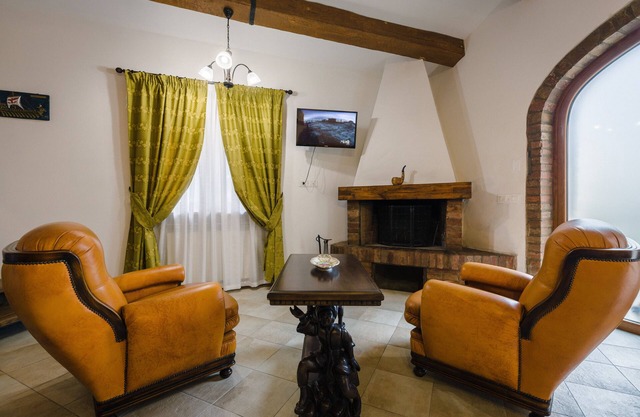 Country House in the heart of Tuscany, near Terme, free Wifi