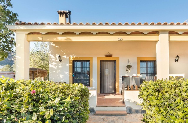 Country House 'La Artesa' with Mountain View, Wi-Fi and Air Conditioning