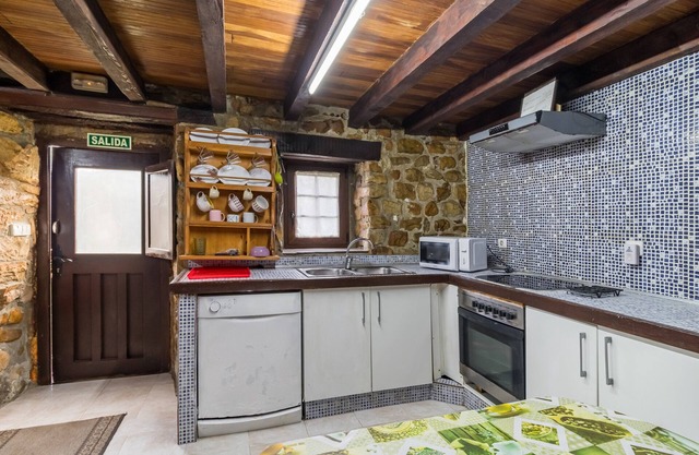 Country House 'La Casa De La Pradera' with Mountain View, Private Terrace and Private Garden