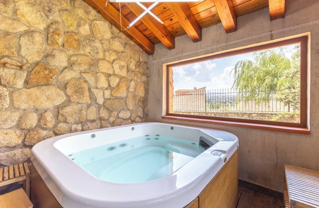 Country House 'La Casa Rural Del Secretario' with Mountain View, Private Terrace and Wi-Fi