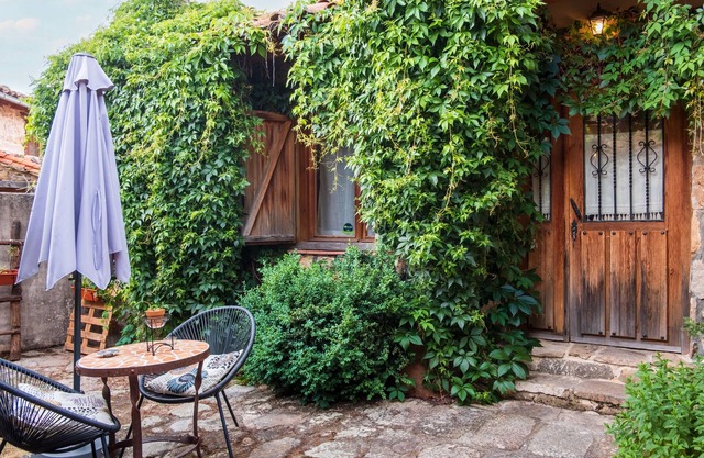 Country House 'La Tarabilla' with Private Garden and Wi-Fi