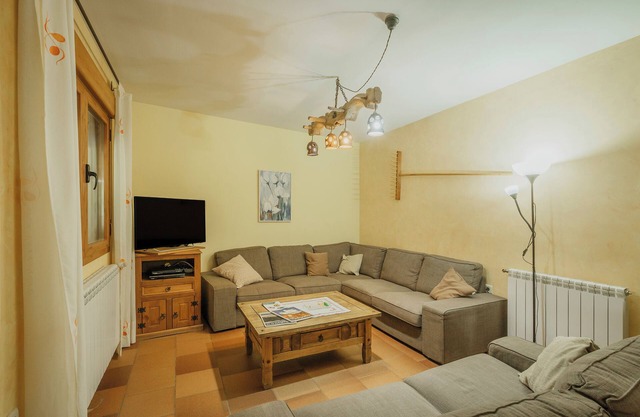 Country House 'Los Molinillos' with Mountain View, Private Terrace and Wi-Fi