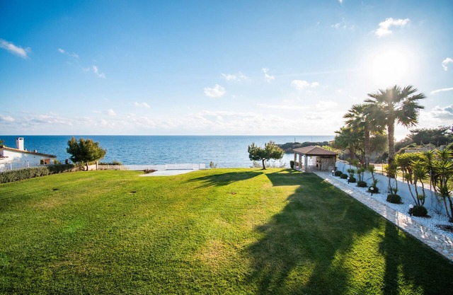 Country House 'Navarino Baths' with Sea View, Wi-Fi and Air Conditioning
