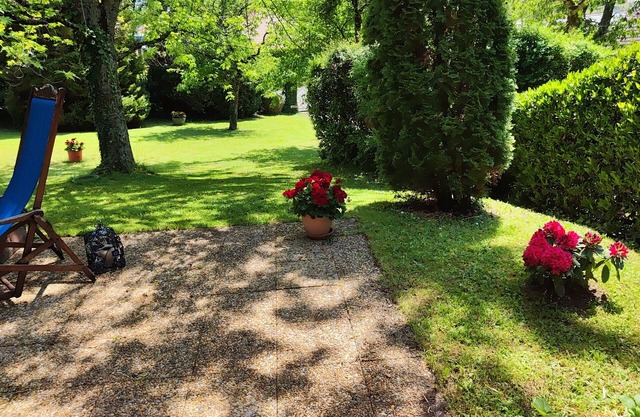 Country house, quiet and greenery, park 9000 M2 closed