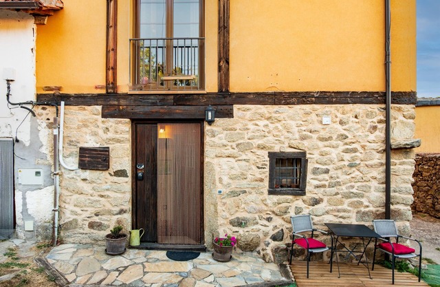 Country House 'Quimera' with Mountain Views, Balcony and Wi-Fi