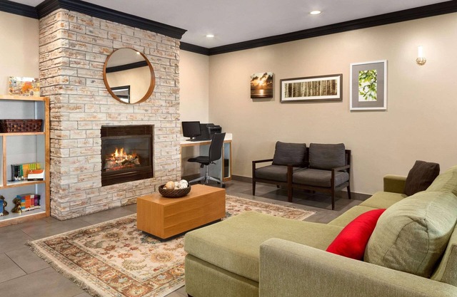 Country Inn & Suites by Radisson, Manteno, IL