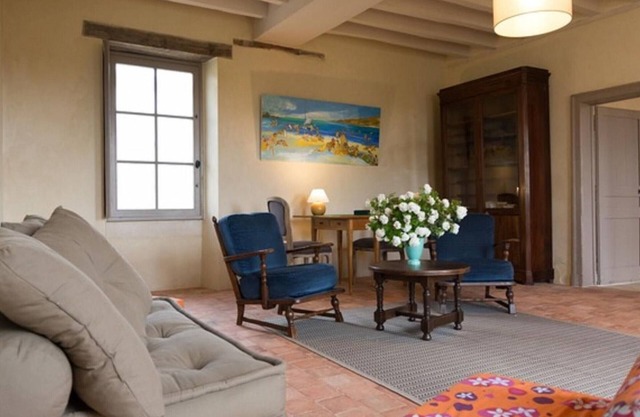 Country Retreat near Le Mans: 8 Guests, Near Zoo, Cycle Paths, and More!