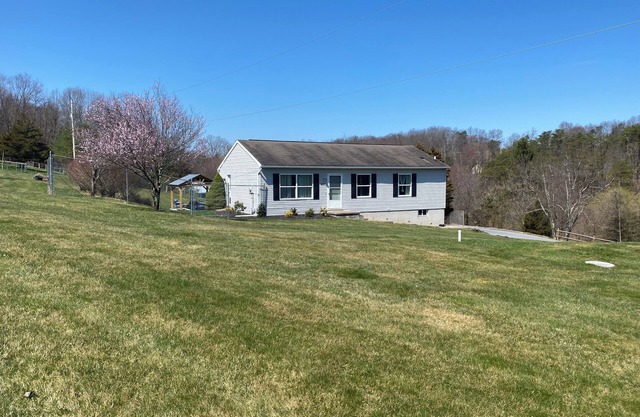 Country retreat, dogs ok, fire pit, 15 min 81/76, Carlisle