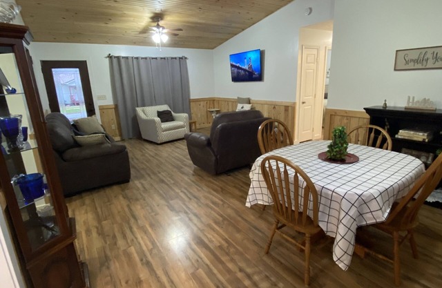 Country Setting in Kentucky. Near lakes for fishing and relaxing.