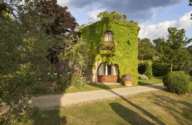 Country villa in the Chianti area with private pool