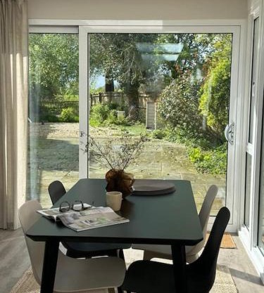 Countryside 2 bed cottage- Aylesbury