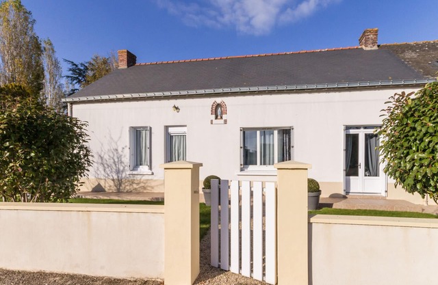 Countryside Cottage with Private Terrace and Garden, Near Châteaubriant